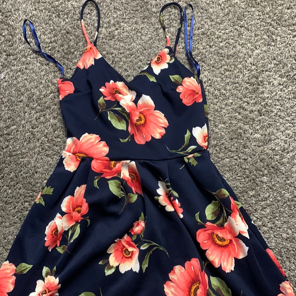 floral print dress above knees